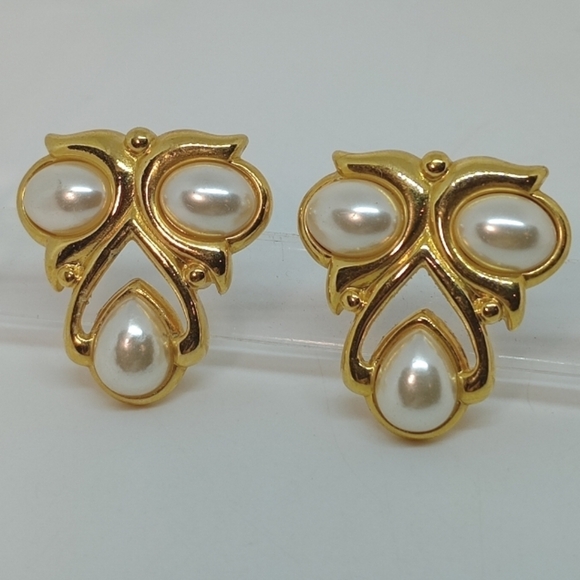 * vintage JS Joseph Smith & Sons faux pearl triad gold tone earrings - Picture 1 of 7